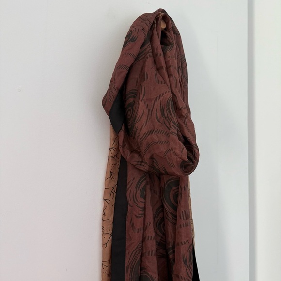 Vintage 1980s - 1990s brown & black patterned large silk sarong wrap scarf - Picture 5 of 6